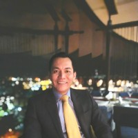 Luis C Caro R
