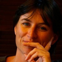 Simone van Es