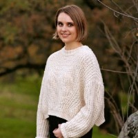 Lauren Young, Bs