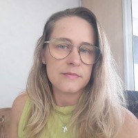 Karine Simões Petersen