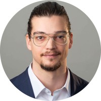 Dr. Simon Schmitz