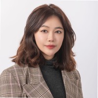 Qiuyi B.