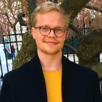 Tobias Holm
