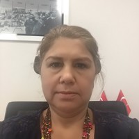 Emi̇ne Uzman