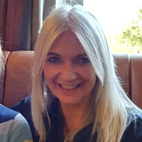 Lesley Robinson