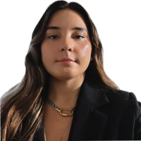 Andrea Dorado, Mba