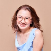 Julia Carla M.