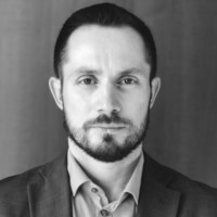 Дамир Узбеков