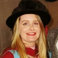 Dr Elaine Looney