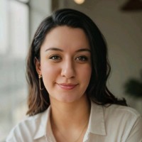 Ayşe G.