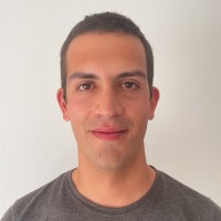 Alejandro González D