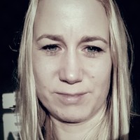 Stefanie Van Den Hurk