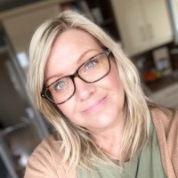 Amanda Stapleton