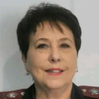 Debbie Uys