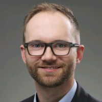 Dr. Bastian Stieger
