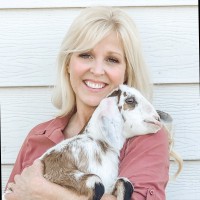 Lana Stenner, Mba