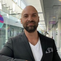 Mads Larsen