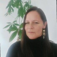 Lynda Graham
