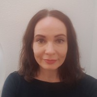 Stefanie White