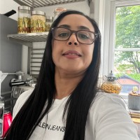 Suzan Hakem