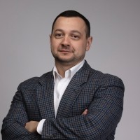 TOMASZ MIKOS