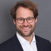 Dr. Patrick Holzer