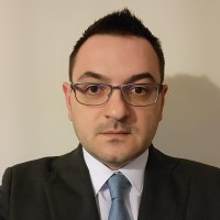 Nik R.