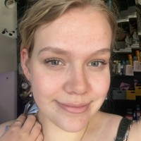 Petronella De Vries