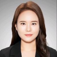 Olivia Hyunjin Lee