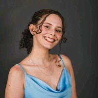 Camilla M. Fernandes