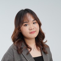 Nhi L.