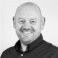 Simon Buss