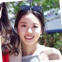 Xinyi Huang