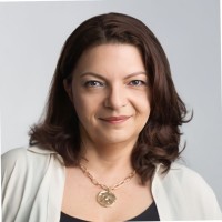 Claudia Pires Tavares