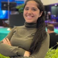 Larissa Bastos