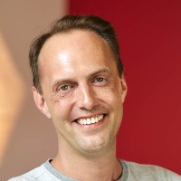 Simon Holt
