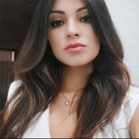 Ana Claudia Á