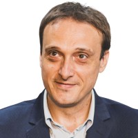 E. Luca Bove