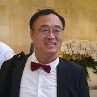 Jong Min Lee