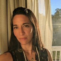 Stephanie Barnes