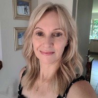 Laura Adams