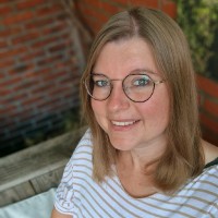 Sharon Schnieders - Abrahamse