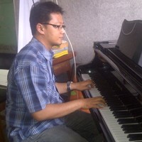 novie Bambang R, ST