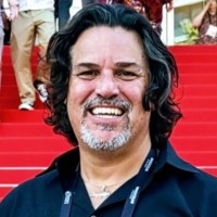 Henry Louis Gomez