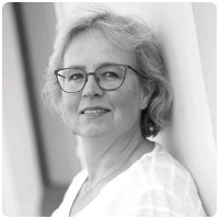 Melanie Van Spronsen-Valize