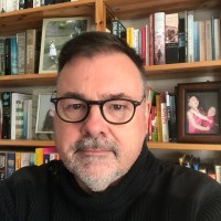 Simon T.