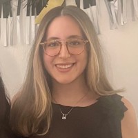 Julia Kontos, Mba