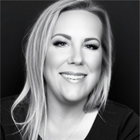Mika Delany, Med