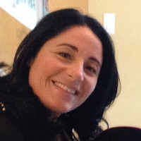 Leslie Pecoraro
