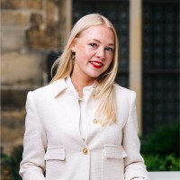 Julia van der Linden